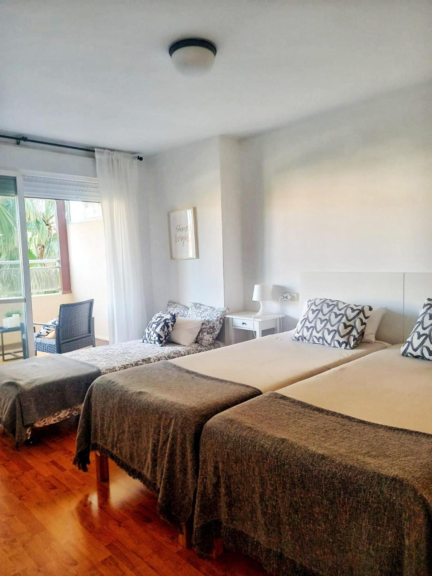 Calido Apartamento Con Gran Terraza Y Vistas A 600 Metros Del Mar Беналмадена Екстериор снимка