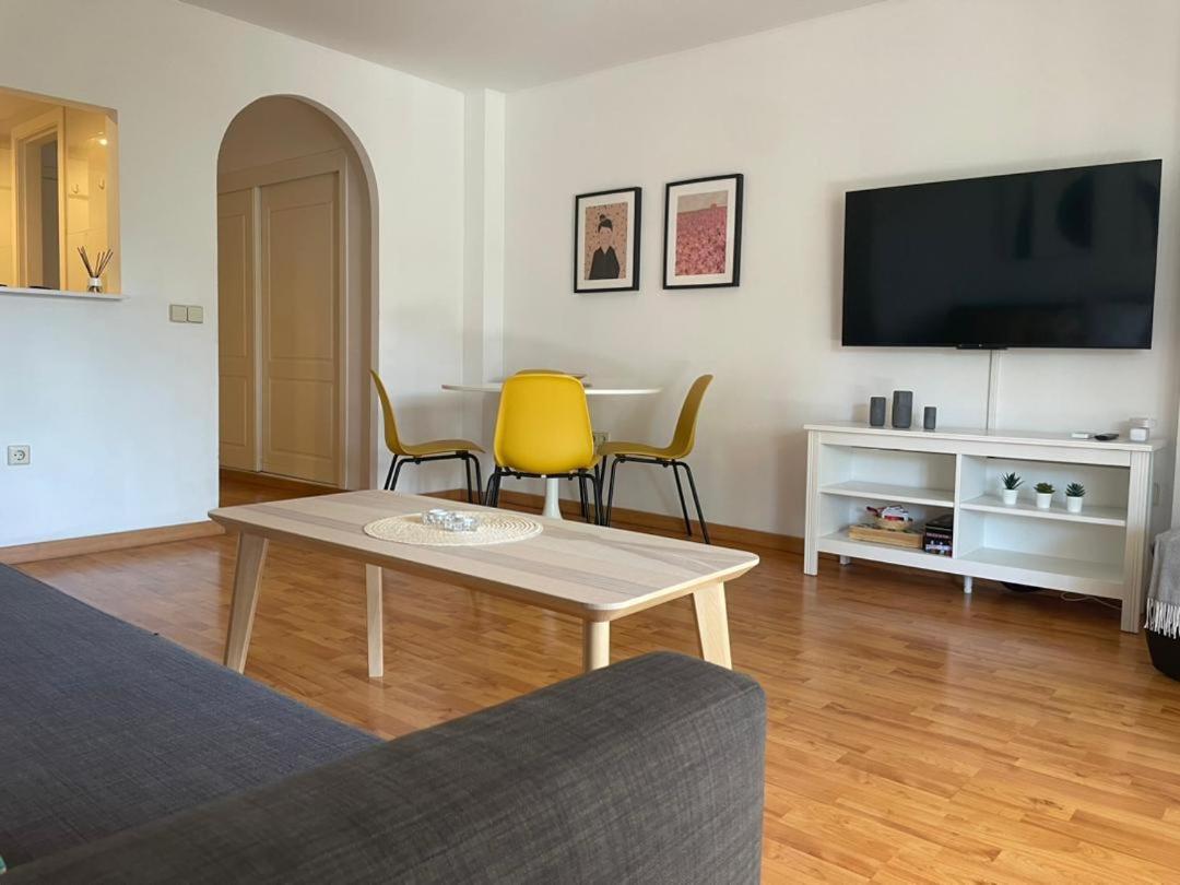 Calido Apartamento Con Gran Terraza Y Vistas A 600 Metros Del Mar Беналмадена Екстериор снимка